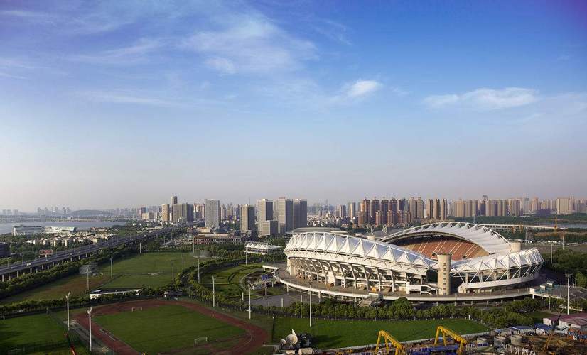 武汉足球队主场在哪里（武汉足球队主场在哪里啊）