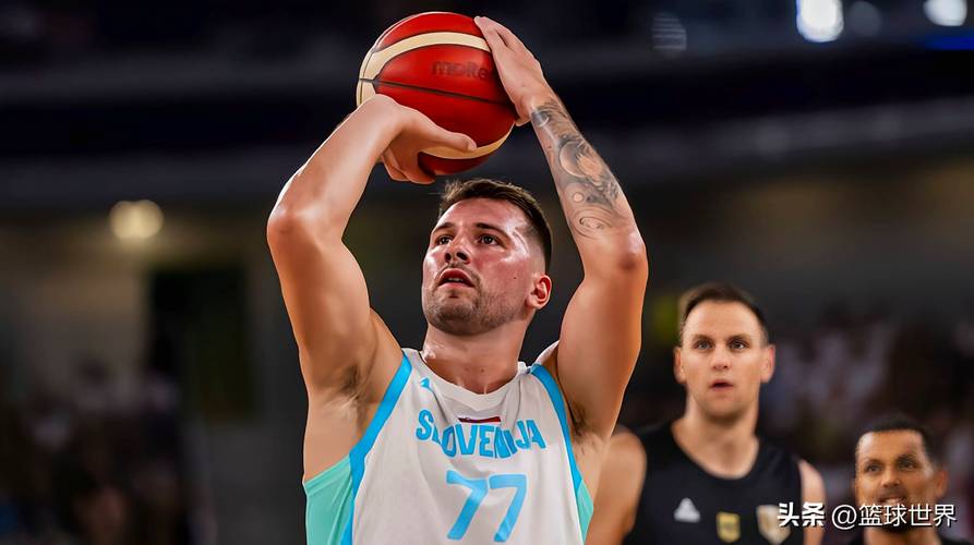 东契奇谈与球迷喷垃圾话：我用英语回应的确保对方能听懂