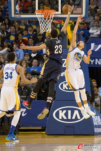 这就填平了鹈鹕首节一度落后18分半场结束双方战至6060平