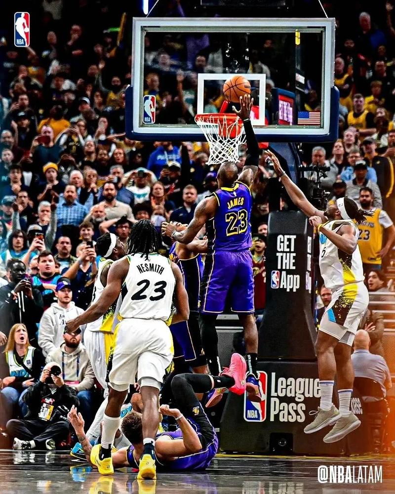 詹姆斯：我们末节能够锁死对手且面对对抗没有失误让他们打反击