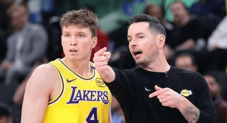 雷迪克谈拉拉维亚：打满82场比赛是他的目标我生涯第四年也全勤