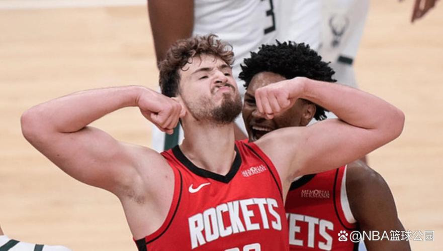 乌度卡：我们防东契奇背身单打的侵略性不够每个人都有机会防他