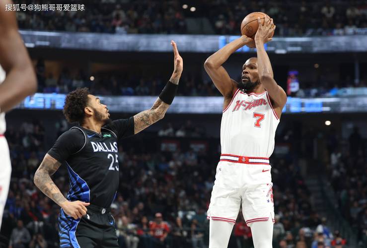 记者：火箭这转换防守像不像野球局动不动直接被对方1打0上篮