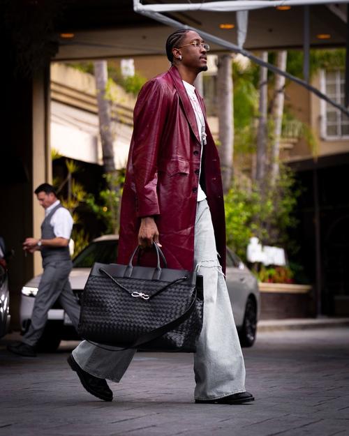 雷霆替补真奢侈!麦凯恩16中9砍赛季新高26分还有2个帽!