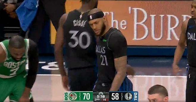 基德表示加福德的脚踝恢复良好，表现更接近于之前的状态，篮下进攻非常出色_NBA直播