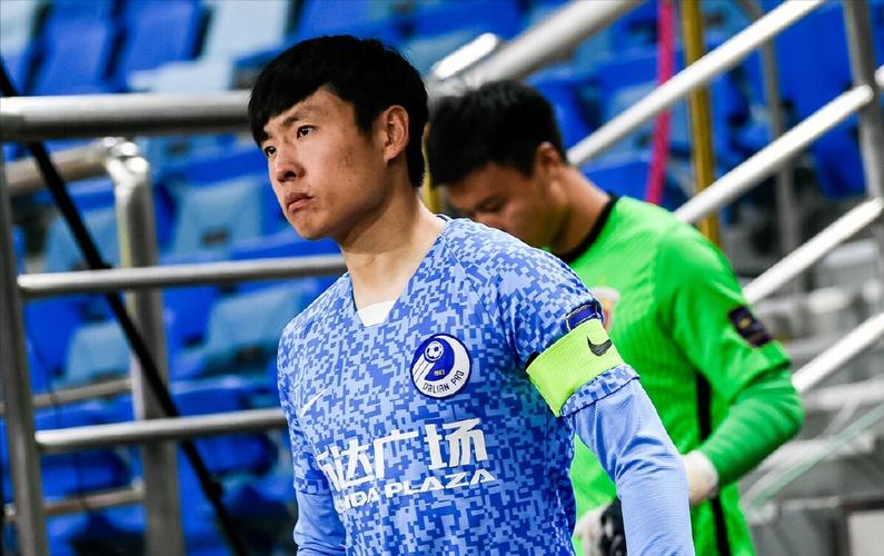 郑龙退役告别信：只是褪去球员的战袍，换一种方式守护心底的热爱