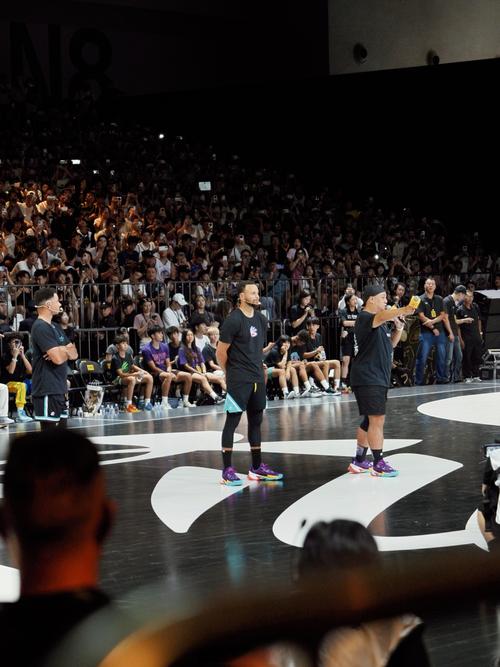 华子谈完美球员模板：欧文控球+库里投篮+麦丹防守拉文扣篮CP球商