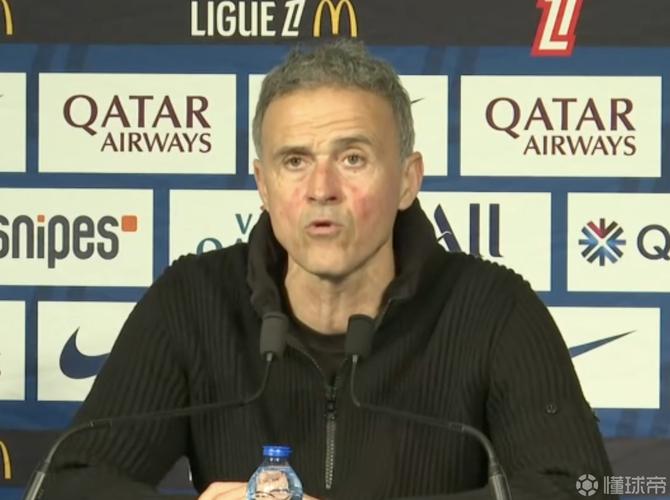 RMC：部分巴黎球员玩纸牌庆祝到深夜，恩里克密切关注下一个对手