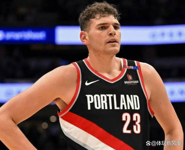 头被打了大包退赛！祖巴茨18中7拿18分8板3助1帽&6前场板