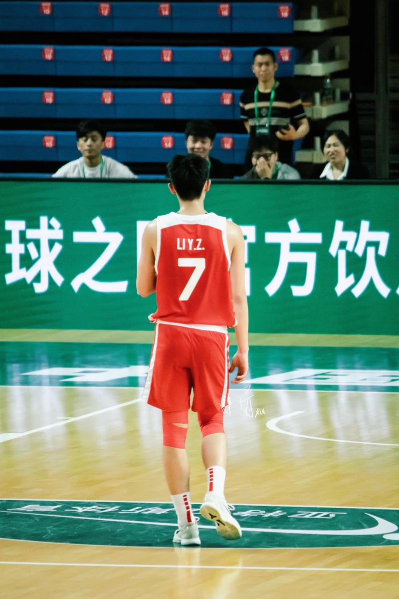 任重道远！李悦洲6中2拿到5分3板4助有3失误&5犯离场