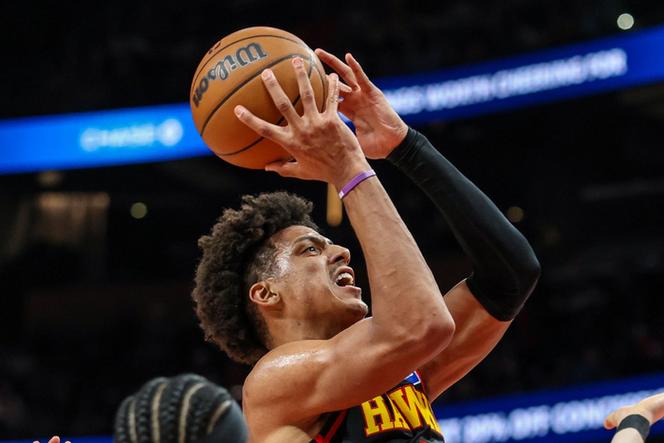 给力双外援！约翰逊9中7砍18分10板5助3帽琼斯9中6砍16分