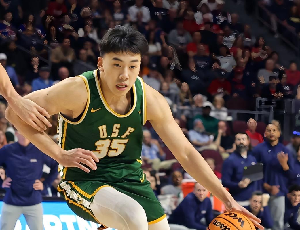 7岁患斑秃！NCAA励志哥“小白”12中100罚球替补轰下26分！