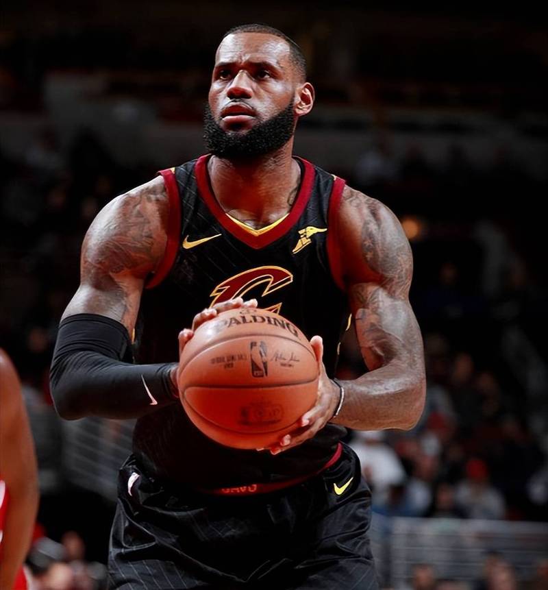 里夫斯：41岁詹姆斯的运动能力仍胜过95%的球员这令人瞠目结舌