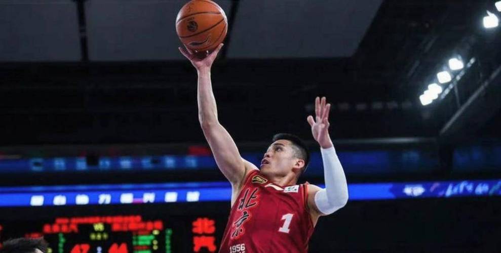 末节连续拿分！陈盈骏11中4拿到18分6助罚球7中7