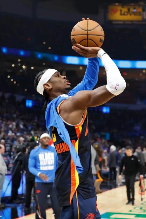 根本挡不住!SGA轻松砍40分7助&第三节砍16分连续131场得分20+!