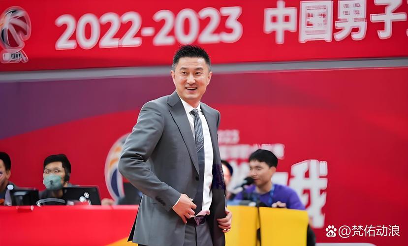 杜锋：顺德球迷很热情上半场大家没主动投入下半场打得更好一些