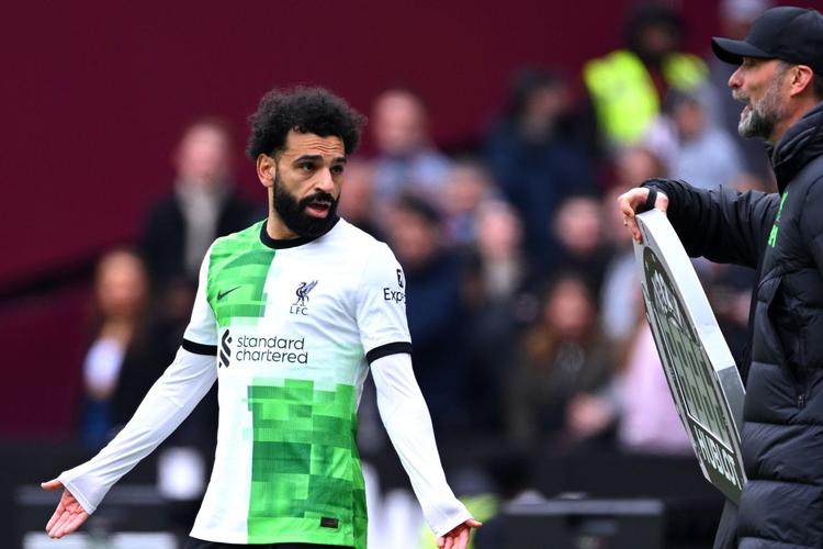 坎迪：利物浦不应该高薪续约萨拉赫，而是应该把机会给阿诺德