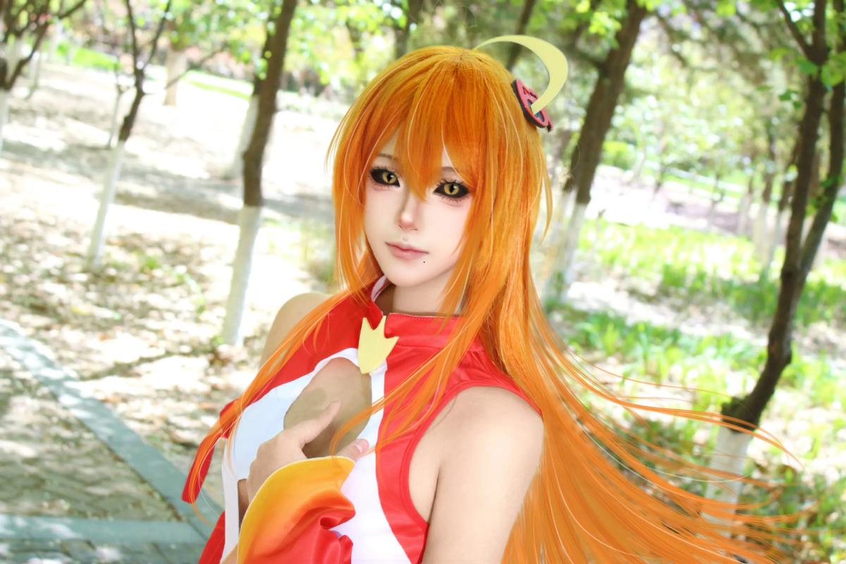 女主播晒《红色沙漠》COS！双手持剑英气无比数值纯粹就是大