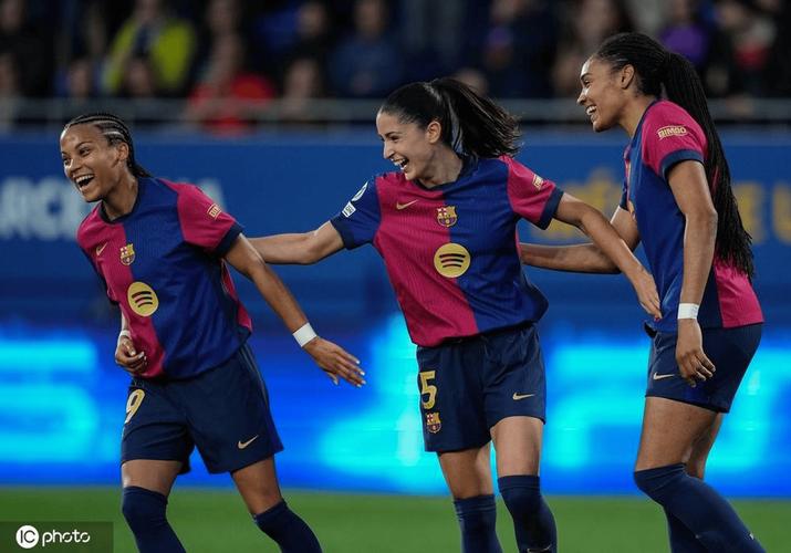 世体：普特拉斯尚未决定未来，她与巴萨女足的合同到今夏到期