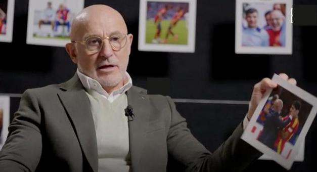 德拉富恩特：亚马尔被上帝的魔杖点过，仿佛在说你注定会与众不同