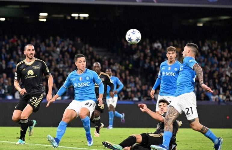 罗体：米兰将格雷茨卡列为首选引援目标，那不勒斯也加入了争夺战