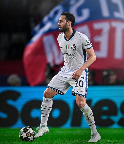 恰尔汗奥卢：2021年加盟国米之前，我收到了巴萨提交的引援方案