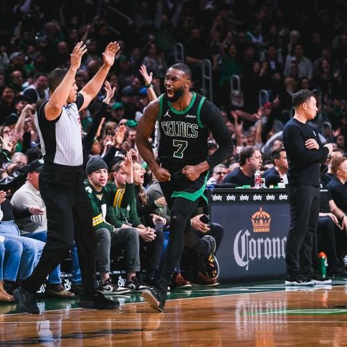 皮尔斯：文班这赛季带领马刺冲到第二提升之大有竞争MVP的资本