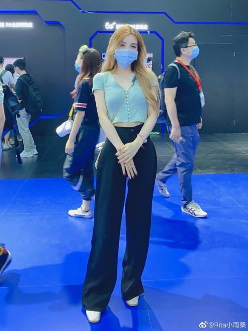 Rita晒照：汇报今日塔，运动服逛gai太舒服喇！