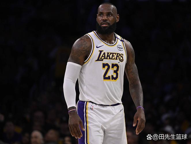 结束传奇生涯数据媒体:詹姆斯今夏退役的概率为22%