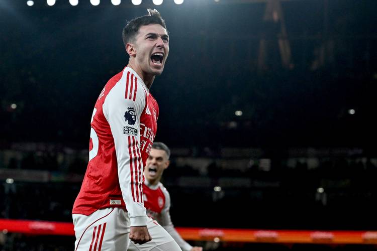 阿森纳若如愿捧起联赛杯冠军本期待香槟酒灌满奖杯_英超直播