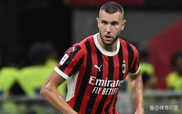 隆戈：切尔西有意AC米兰后卫帕夫洛维奇，米兰正推动与他续约