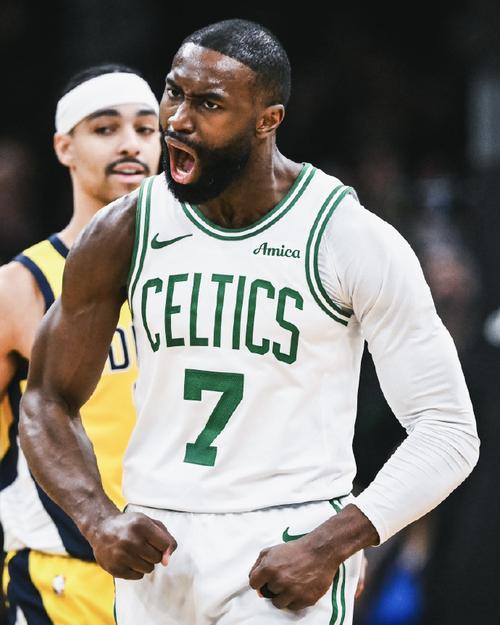 杰伦布朗：主场击败联盟第1的队伍感觉太棒了我太想赢下这场了