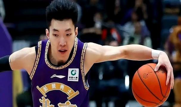 读秒反绝杀北控外援里勒接廖三宁分球漂移后仰压哨三分绝杀广州