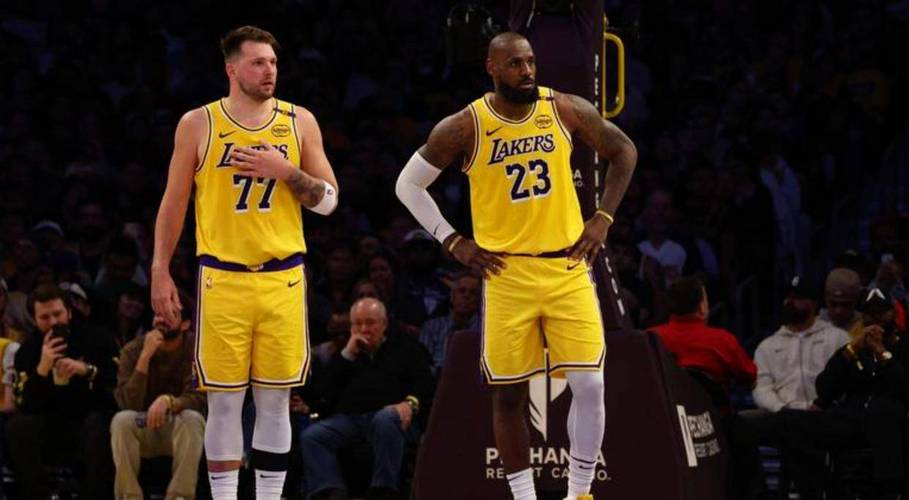 詹东里赛季场均全部拿下至少20分5助有望成为历史首个三人组！